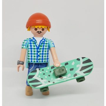  Playmobil 70148 Gördeszkás zsákbamacska figura 20. sorozat (fiúknak)