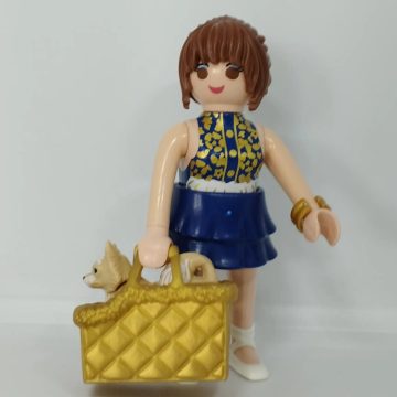   Playmobil 70639 Lány kutyával zsákbamacska figura 23. sorozat (lányoknak)