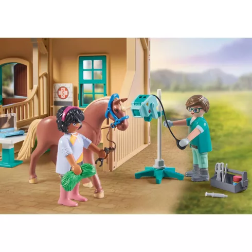 Playmobil 71352 Horses of Waterfall - Állatorvosi rendelő lóterapeutával (csomagolássérült)