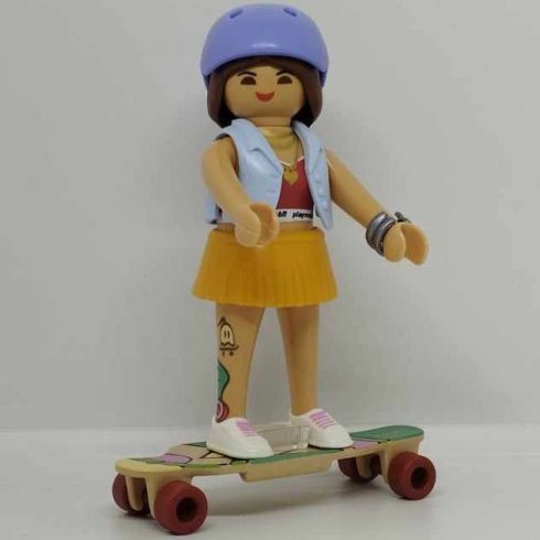 Playmobil 71456 Gördeszkás lány zsákbamacska figura 25. sorozat (lányoknak)