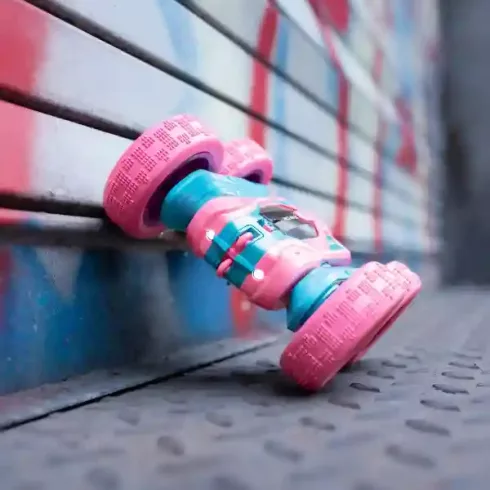 RC Spin N' Stunt kétoldalas távirányítós autó fénnyel - rózsaszín