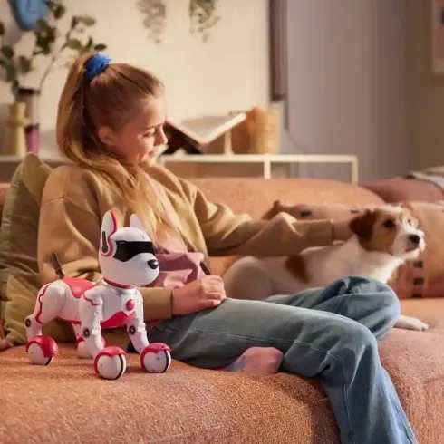 Zoey, a távirányítós RC interaktív robotkutya