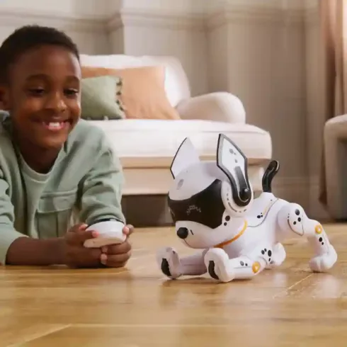 Zak, a távirányítós RC interaktív robotkutya