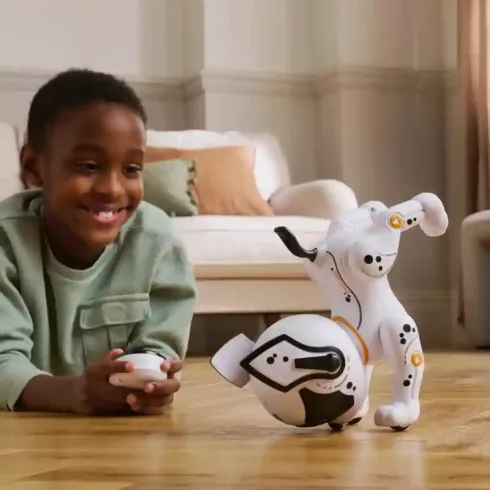 Zak, a távirányítós RC interaktív robotkutya