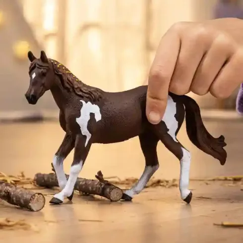 Schleich 14901 Foltos ló (Paint Horse) kanca