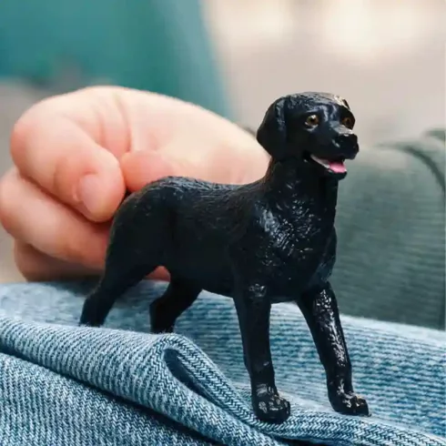 Schleich 14923 Fekete Labrador Retriever szuka kutya
