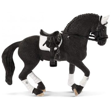 Schleich 42457 Fríz csődör a lovasbemutatón