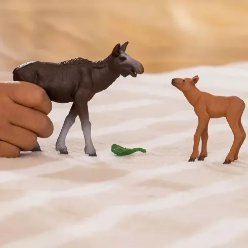 Schleich 42603 Jávorszarvas borjával