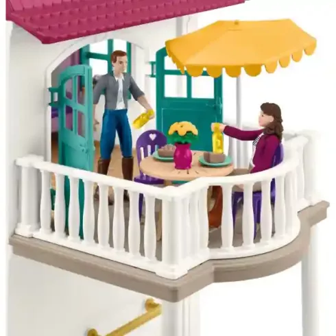 Schleich 42706 Hannah családi háza lovardával és lovakkal