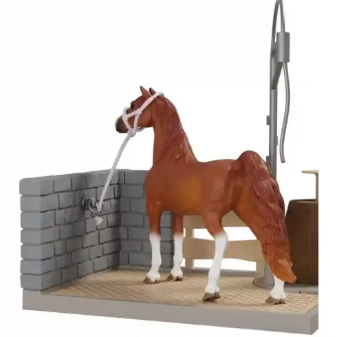 Schleich 42792 Sofia és Amerikai Saddlebred lova a lómosó helyen