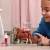 Schleich 42792 Sofia és Amerikai Saddlebred lova a lómosó helyen