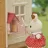   Epoch - Sylvanian Families 5567 Piros tetős babaház bútorokkal és csokoládényuszi figurával