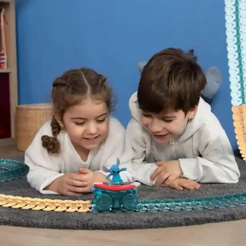 Smoby FleXtreme Disney - Stitch kezdőkészlet járművel és pályával