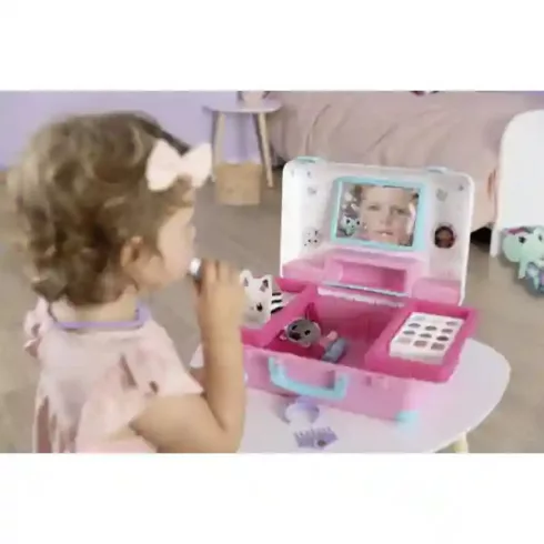 Smoby Gabi babaháza hordozható smink készlet bőröndben gyerekeknek, Gabby's Dollhouse, kozmetikai szett, Beauty Vanity