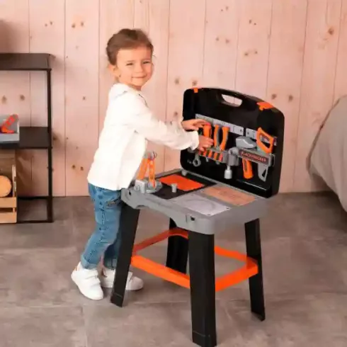 Smoby Black & Decker összecsukható játék szerelőasztal szerszámokkal bőröndben
